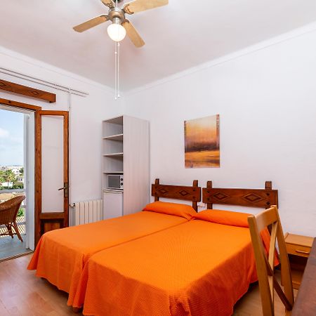 Hostal Residencia San Francisco Puerto Colom Dış mekan fotoğraf