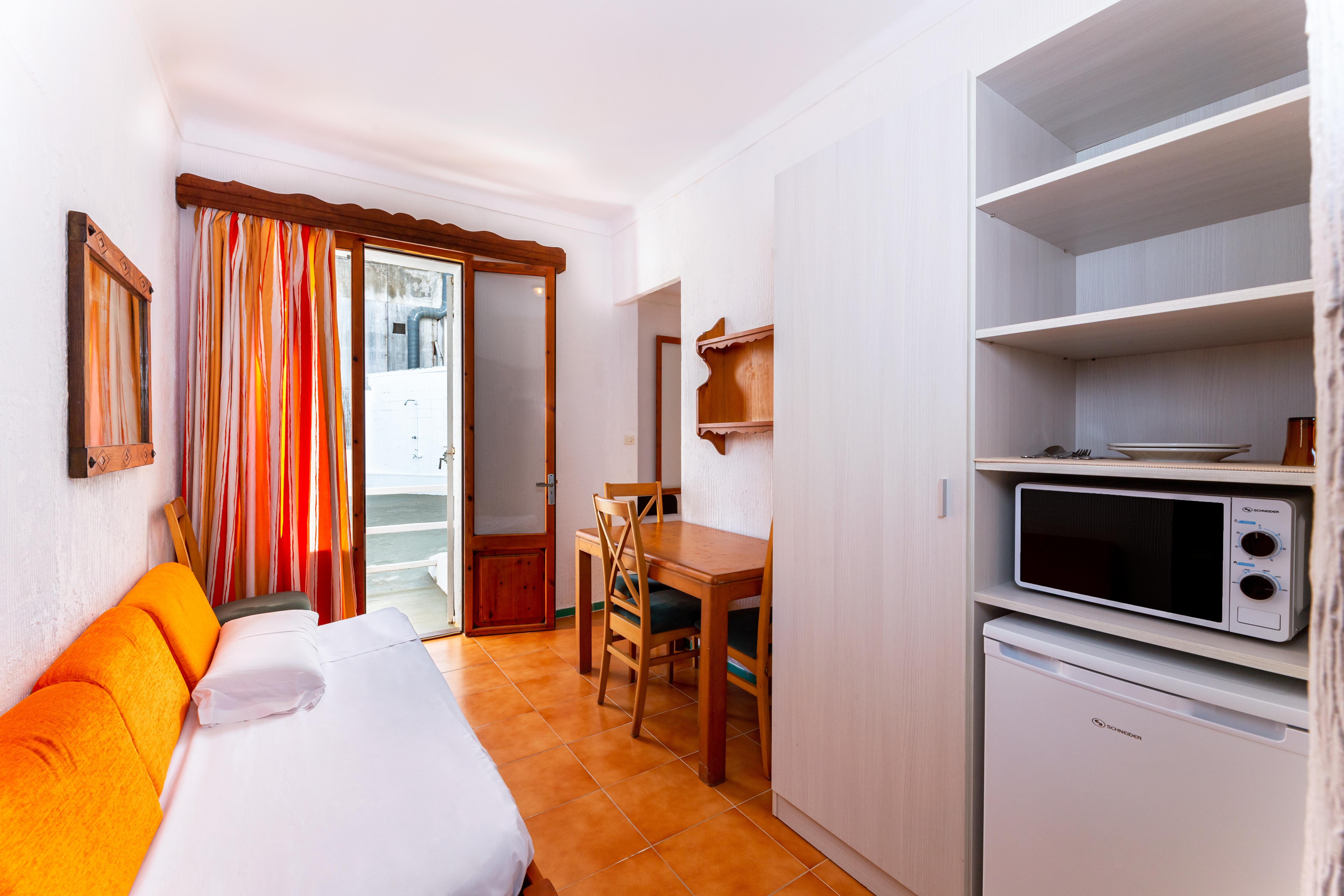 Hostal Residencia San Francisco Puerto Colom Dış mekan fotoğraf