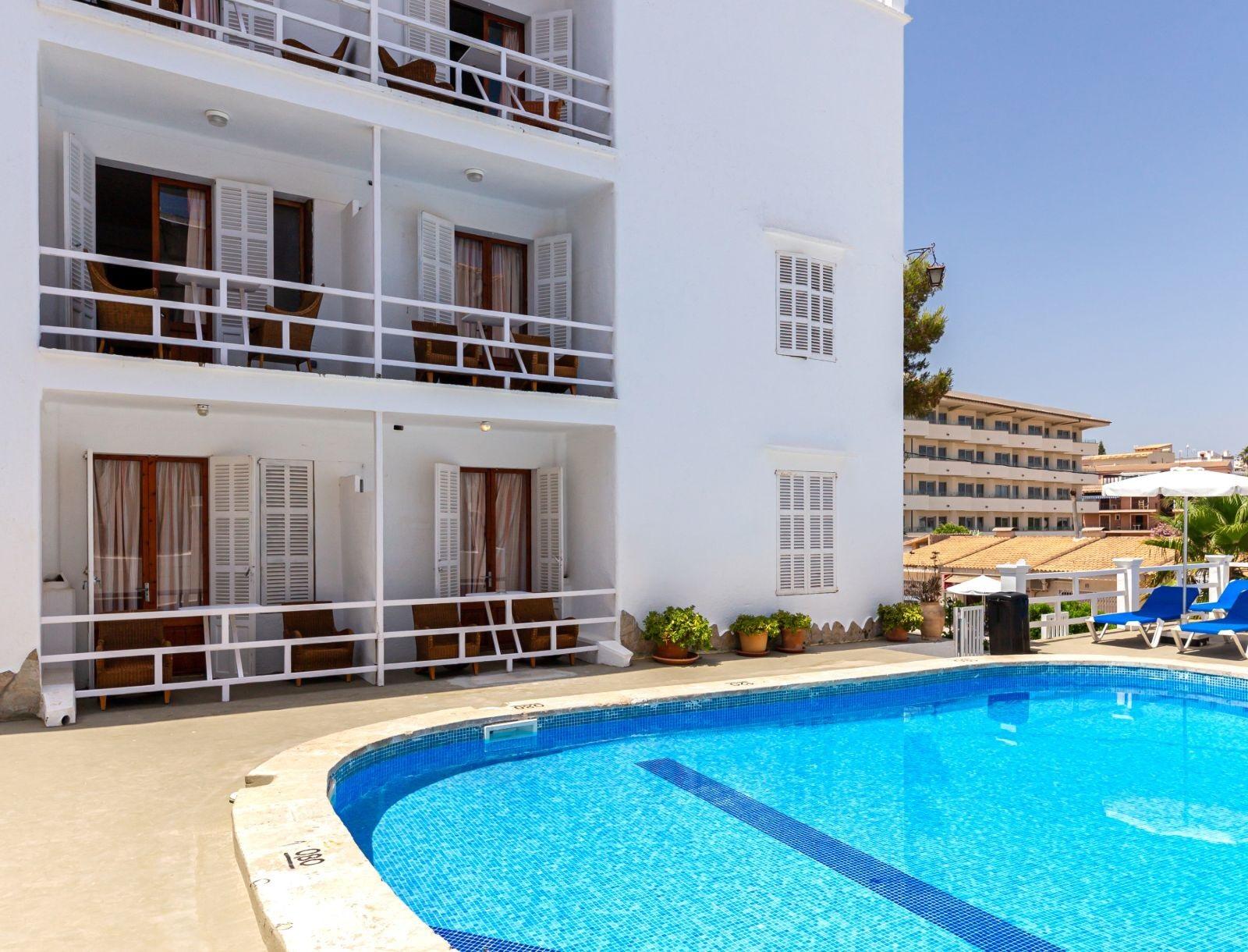 Hostal Residencia San Francisco Puerto Colom Dış mekan fotoğraf