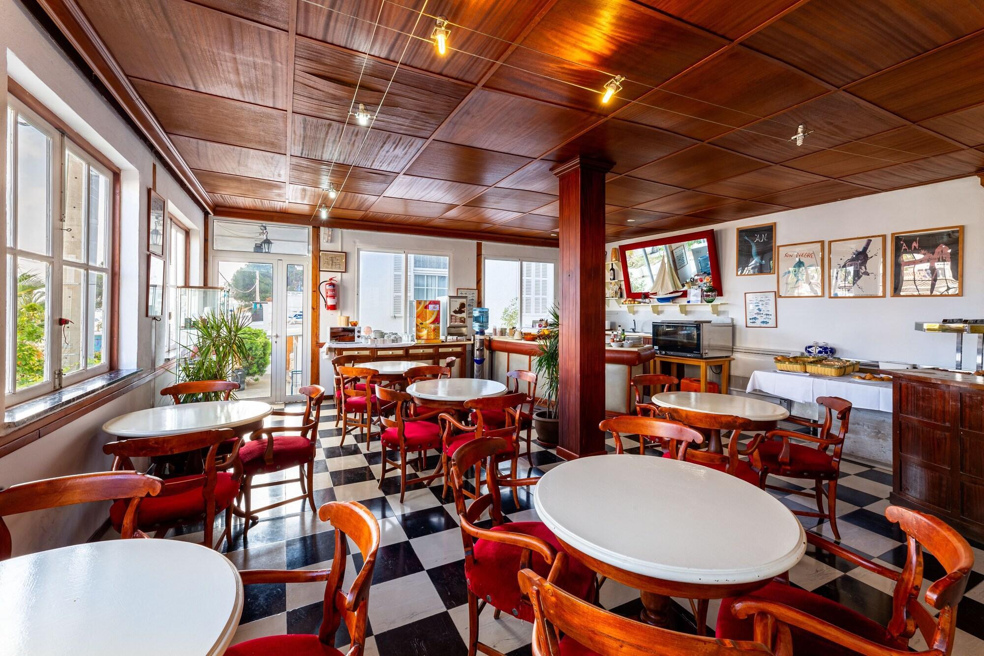 Hostal Residencia San Francisco Puerto Colom Dış mekan fotoğraf