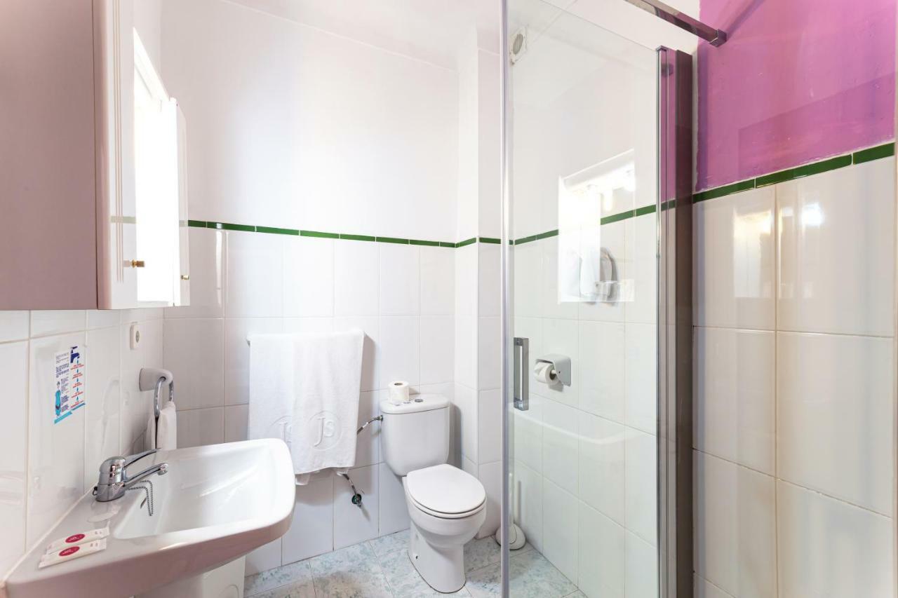 Hostal Residencia San Francisco Puerto Colom Dış mekan fotoğraf
